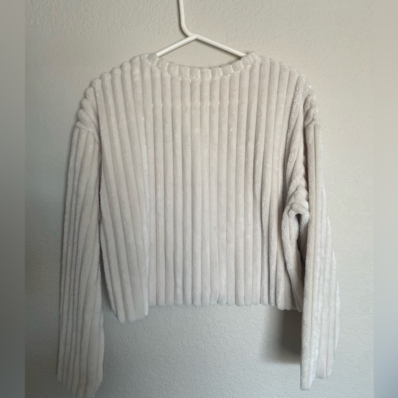 GUC Zara Sweater - Picture 3 of 3